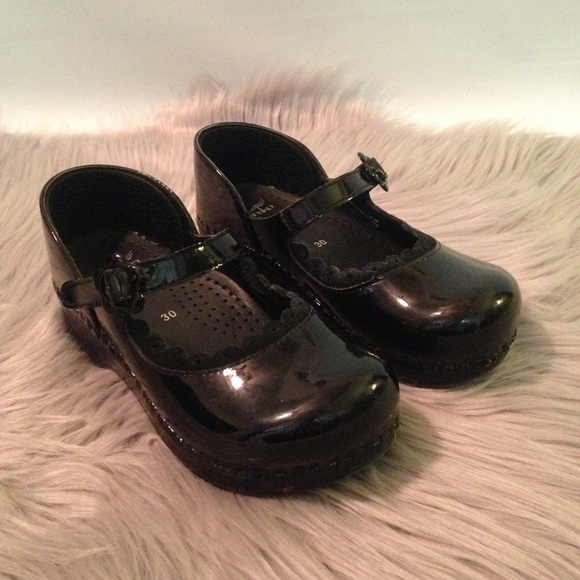 dansko girls